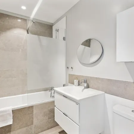 Apartment Near Place Des Vosges Appartamento *